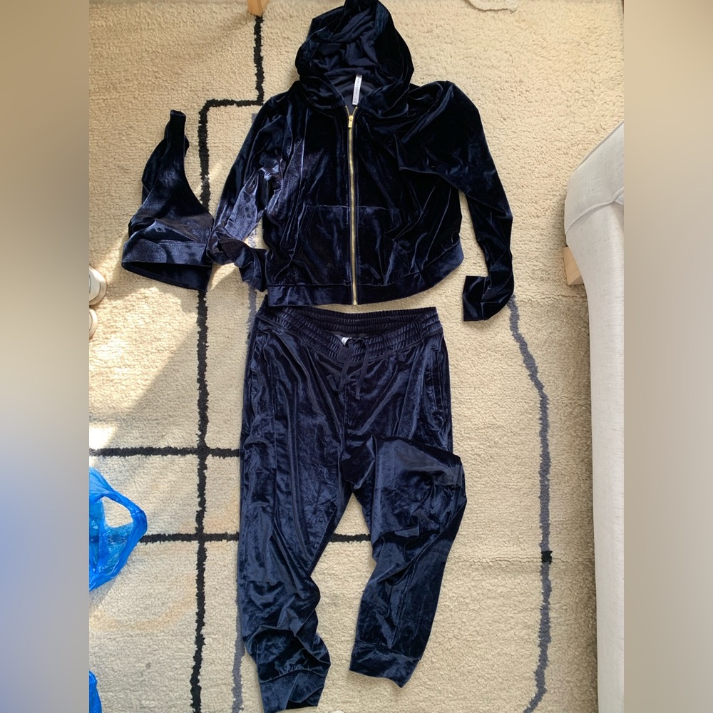 FABLETICS: Dark Blue Velour Track suit - size xl/xxl